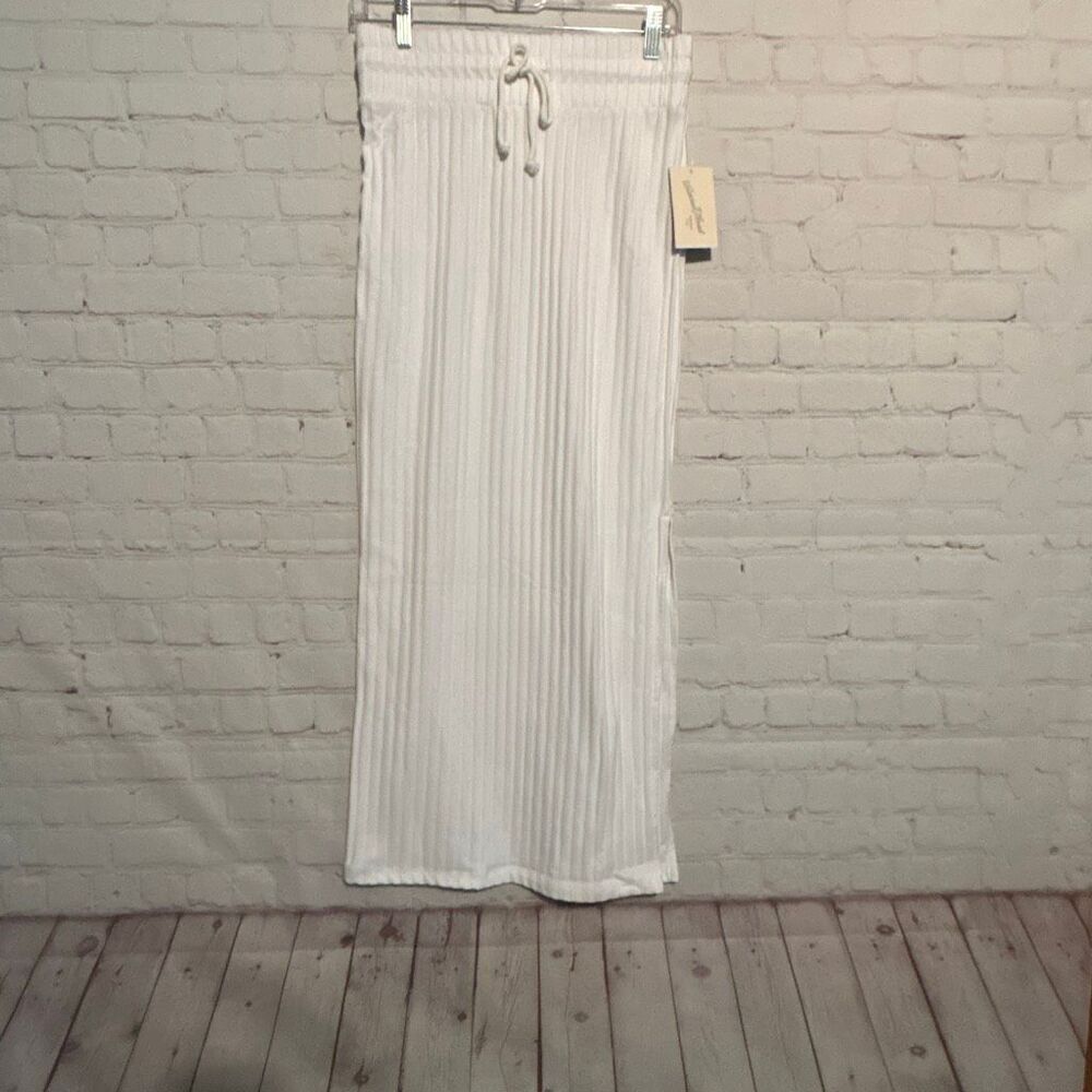 🤍 Universal Thread Women’s Ribbed Midi Skirt – Size Small